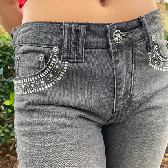 V Cristina Womens Jeans Faded Black Low Wasted Denim Rhinestone Size 6 EUC - Picture 2 of 5